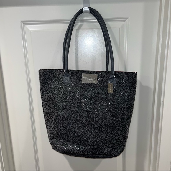 New with details Chico’s Sequin handbag Tote, Gray with Red Interior - Picture 1 of 13